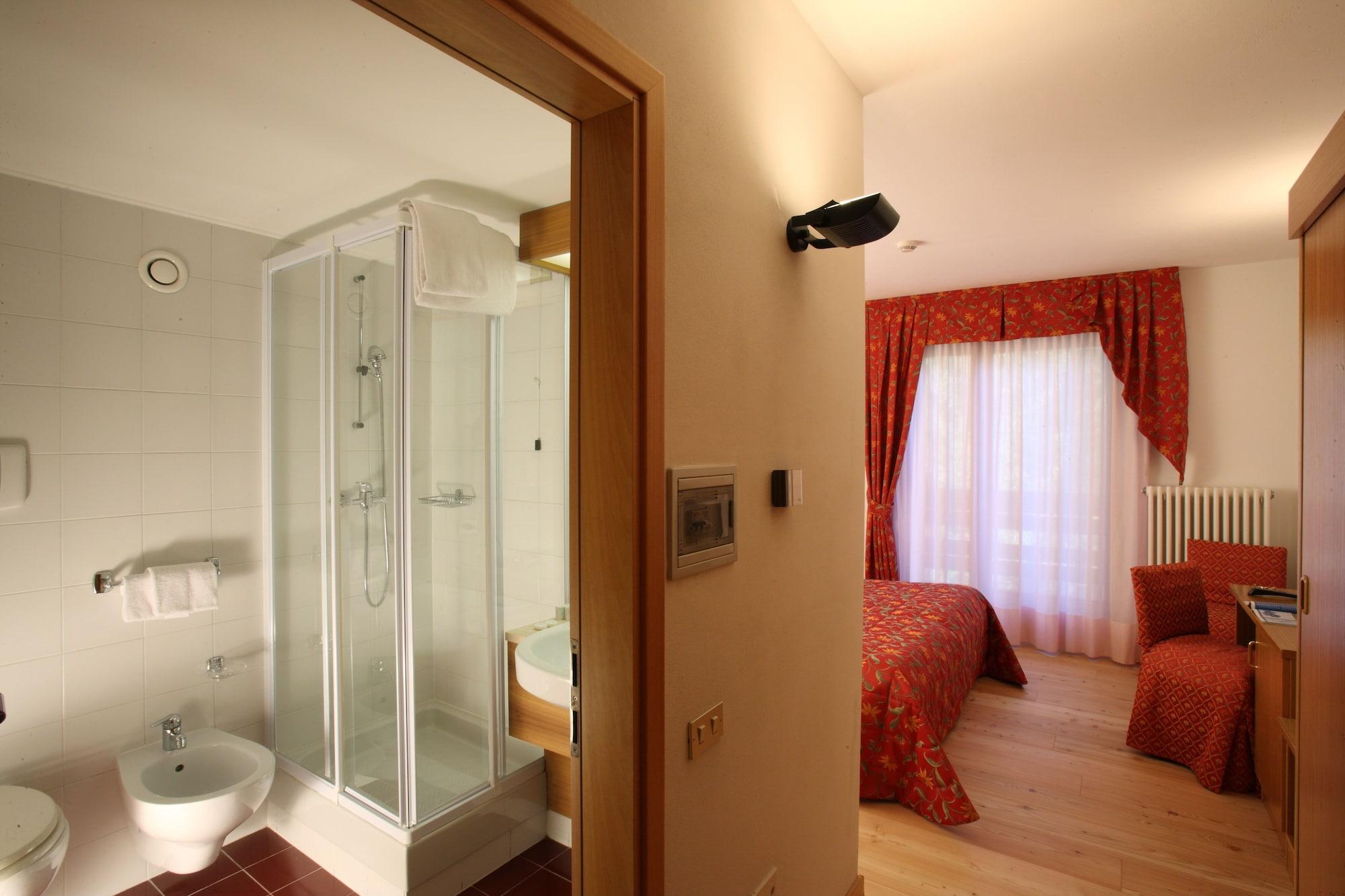 Garni Nembia Hotel 3*