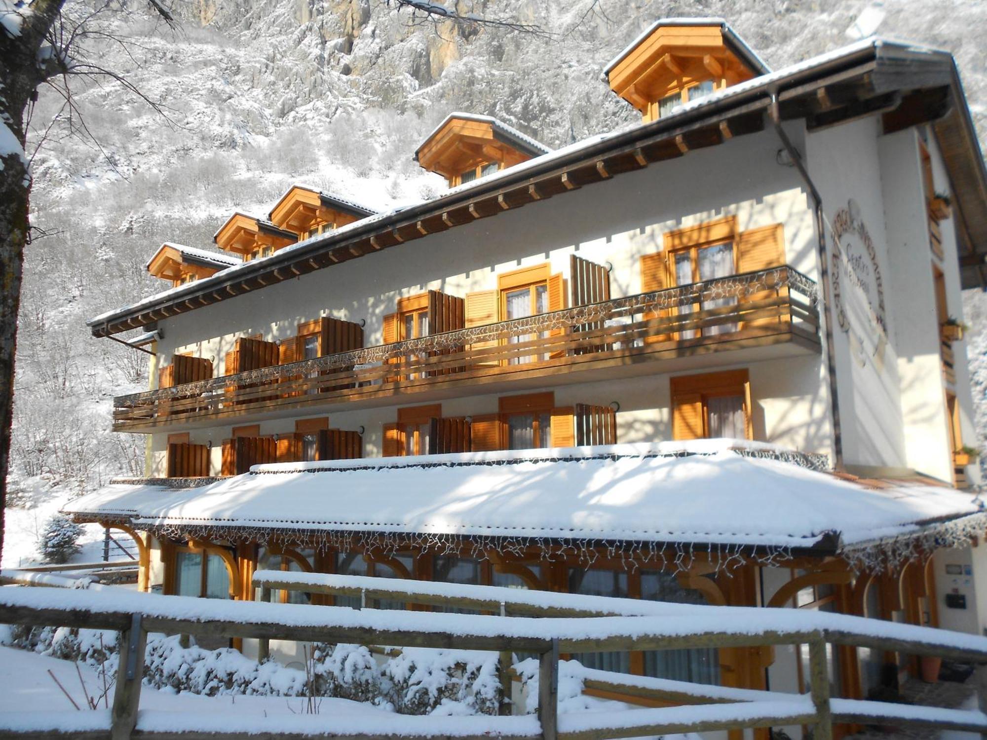 Hotel Garni Nembia San Lorenzo Dorsino