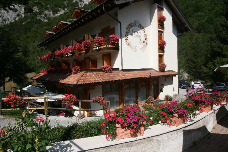 Garni Nembia 3*